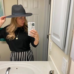 **SOLD** Dark gray boho hat size small